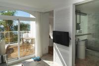TV a/nebo společenská místnost v ubytování Marina Bayview Gran Canaria - Adults Only
