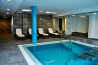 Bazén v ubytování Apartamentos El Palmar nebo v jeho okolí