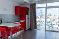 Kuchyň nebo kuchyňský kout v ubytování Apartamentos El Palmar