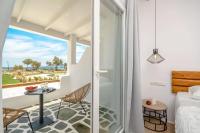 Balkón alebo terasa v ubytovaní Glaronissi Beach
