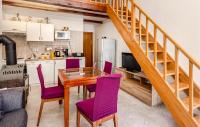 Kuchyňa alebo kuchynka v ubytovaní 1 Bedroom Awesome Apartment In Banjol