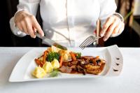 Jídlo v hotelu nebo okolí