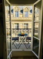 Balcony o terrace sa Cosy Studio with balcony Paris Center - Sorbonne - Pantheon