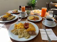 Mad på hotellet eller i nærheden