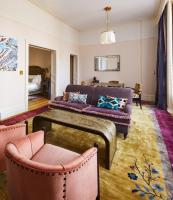 The Hotel Chelseaにあるシーティングエリア