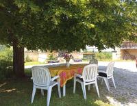 Een restaurant of ander eetgelegenheid bij Maison de campagne Lot/Dordogne