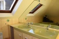 Łazienka w obiekcie Appartement 5 pers sur la plage à Ploumanac'h, VUE MER à PERROS-GUIREC - Réf 897