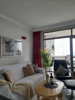 Posezení v ubytování Apartment on the harbor, first line with beautiful sea view in 4 star hotel