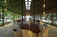 En restaurant eller et andet spisested på Vanya