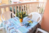 A balcony or terrace at Comfy flat just 80m from the beach