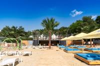 Bazén v ubytovaní Chaty - Resort AQUA MARIA alebo v jeho blízkosti