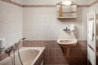 Koupelna v ubytování Hotel Adršpach