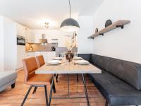 Kuchnia lub aneks kuchenny w obiekcie Falken Suites TOP 2