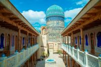- Balcón con vistas a una mezquita en Bibikhanum Hotel, en Samarkand