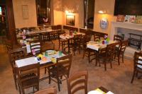 Restauracja lub miejsce do jedzenia w obiekcie Locanda La Sosta