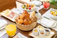 ホテルの敷地内または近くでの食事または食べ物