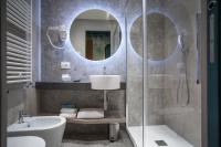 A bathroom at Hotel Forte del 48