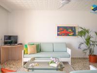 Telewizja i/lub zestaw kina domowego w obiekcie Vistamar holiday home