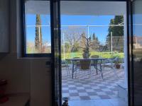 Balkón nebo terasa v ubytování Spacius Garden flat ,1km from the beach , Sleeps 5 ,by likeyourhome