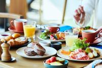 ホテルの敷地内または近くでの食事または食べ物