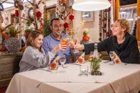 Oaspeți care stau la Hotel - Gasthof Blume