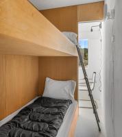 Ein Bett oder Betten in einem Zimmer der Unterkunft Former Steve McQueen’s home
