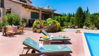 The swimming pool at or close to Villa Elli