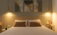Nathan's Suites On The Beachにあるベッド