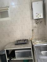 Kuchyň nebo kuchyňský kout v ubytování Lafayette Private 2-Bedroom Apartment