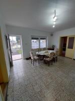 Plán poschodí v ubytovaní schönes Ferienhaus mit grossem Pool 1200 m zum Balaton