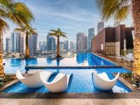 Bazén v ubytování Amazing 1 BD in Marina Gate 2 Dubai Marina nebo v jeho okolí