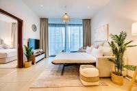 Postel nebo postele na pokoji v ubytování Amazing 1 BD in Marina Gate 2 Dubai Marina