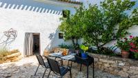Molino Los Justos - Casa Vieja- Algarinejo by Ruralidays italokat is kínál