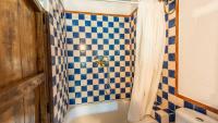 A bathroom at Molino Los Justos - Casa Vieja- Algarinejo by Ruralidays