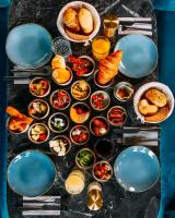 Jídlo v hotelu nebo okolí