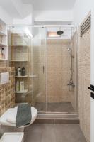 Kúpeľňa v ubytovaní Great 35 sq m Studio on 1st floor in bohemian Psyri in Athens' historic center-In Vivo Apartments