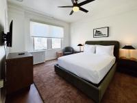 FOUND Hotel Carlton, Nob Hillにあるベッド