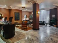 FOUND Hotel Carlton, Nob Hillにあるテレビまたはエンターテインメントセンター