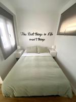 Postel nebo postele na pokoji v ubytování Life Apartments Fuentebravía