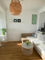 Postel nebo postele na pokoji v ubytování Life Apartments Fuentebravía