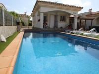 Bazén v ubytování Casa cerca del mar con piscina privada, wifi, aire opcional, mascotas bienvenidas, playa para perros. - ES-184-55 nebo v jeho okolí