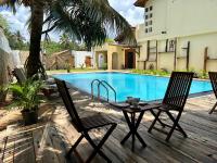 Bazén v ubytování Bombay Bicycle Club Bentota nebo v jeho okolí