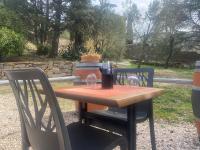 Κήπος έξω από το Auberge la Table du Curé