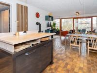 Kuchyň nebo kuchyňský kout v ubytování Holiday home Thyholm XXVIII