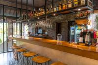 Lounge nebo bar v ubytování The Sender Pool Suites