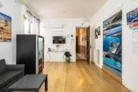 A television and/or entertainment centre at B&b Glamour