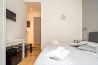 A bed or beds in a room at B&b Glamour