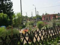 A garden outside Kitti Apartman