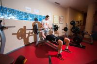 Posilňovňa alebo fitness centrum v ubytovaní Hotel Sport