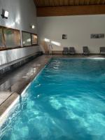 Bazén v ubytovaní Appartement Orelle 3 Vallées - Spa & Piscine - Apt 112 alebo v jeho blízkosti